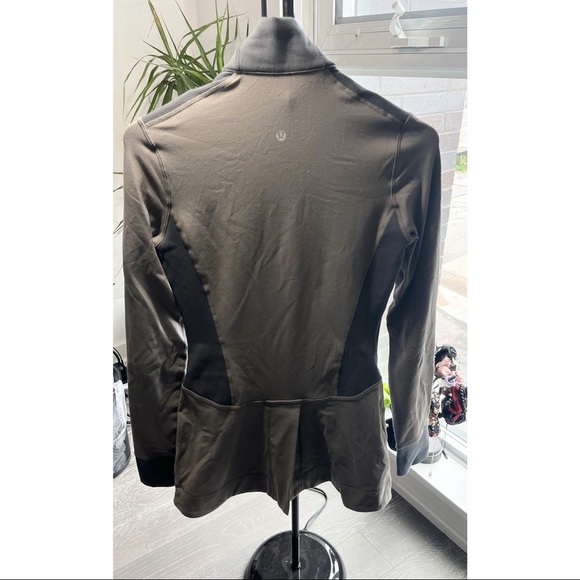 🩶Rare Lululemon Jacket (4). - Picture 2 of 3